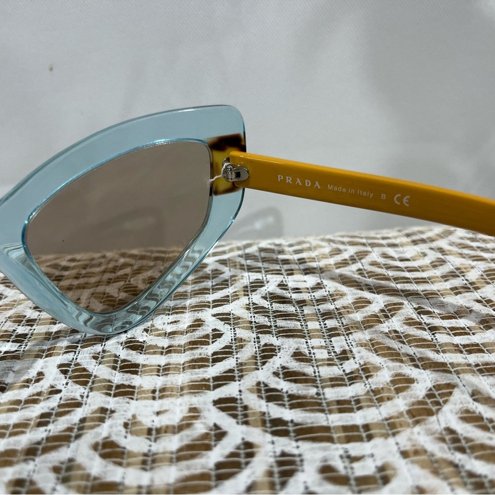 Prada PR 11VSF Sunglasses | Cat Eye Style | New with Sticker | No Box - Picture 6 of 11